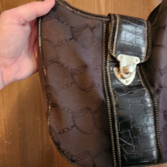 Chaps Black Shoulder Carry Zip Purse Bag With Double Mirror And Holders - Picture 2 of 16